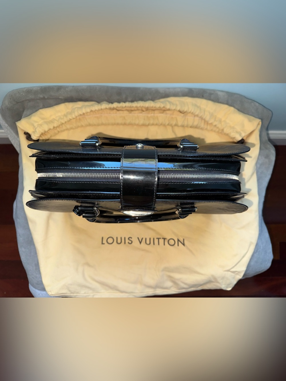 Louis Vuitton Pont-Neuf GM in Black Épi Leather | Retired Style | Pre-owned Good - Picture 5 of 16